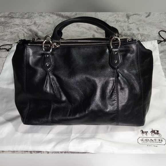 Coach bag black /bag comes with protective silk bag - Picture 2 of 13